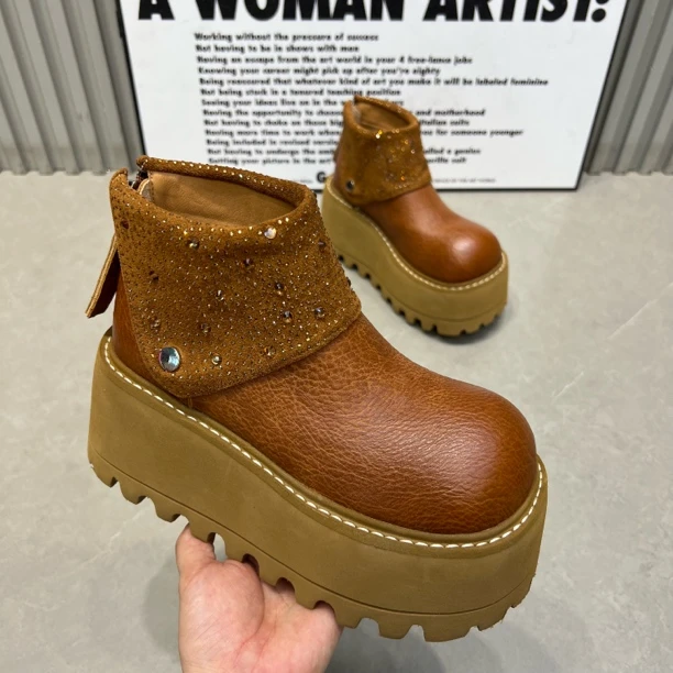 主播推荐2025年（168-61）8公分厚底后拉链重工水钻翻领时尚短靴