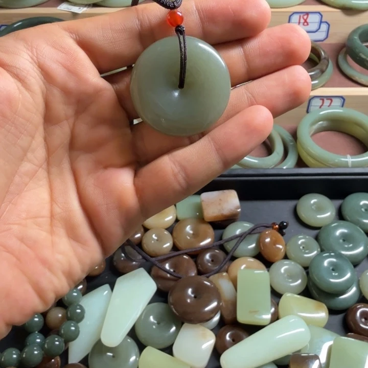 和田玉（糖玉）手镯未镶嵌