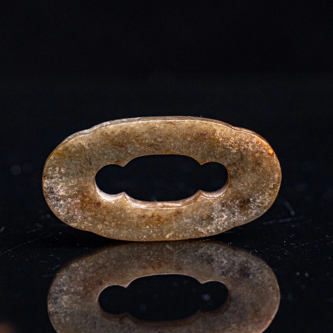 【臻】{库出}和田玉海棠环