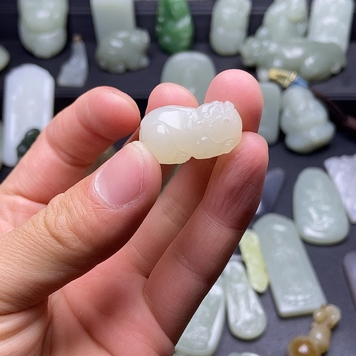 未镶嵌和田玉挂件