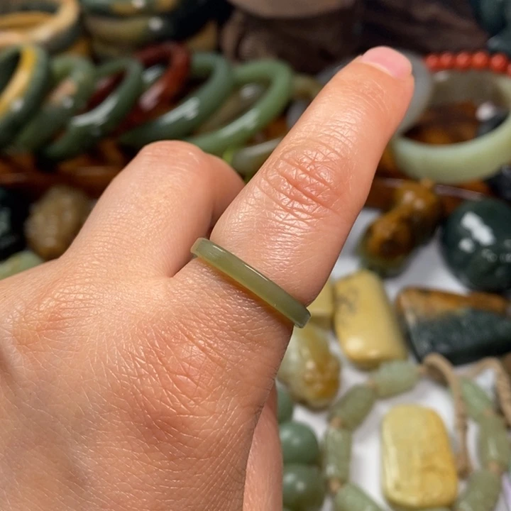 岫岩河磨玉（透闪石质玉）未镶嵌手链