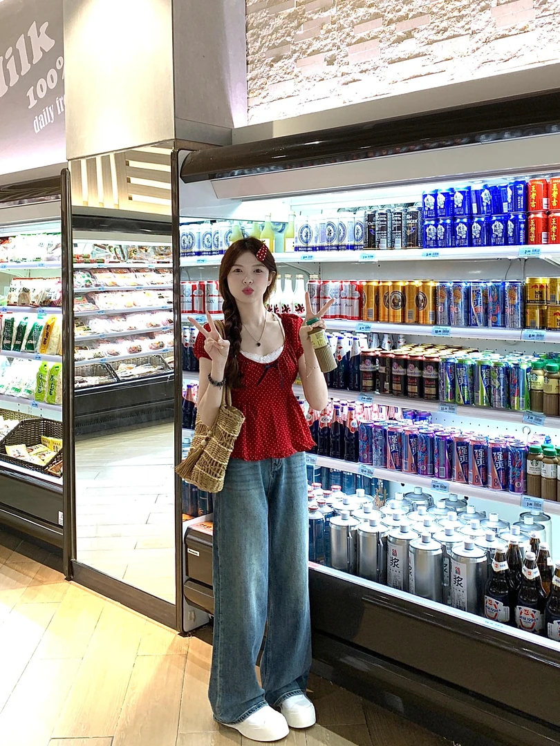 2025夏季新款韩系温柔风穿搭设计感波点雪纺上衣搭配牛仔裤两件套