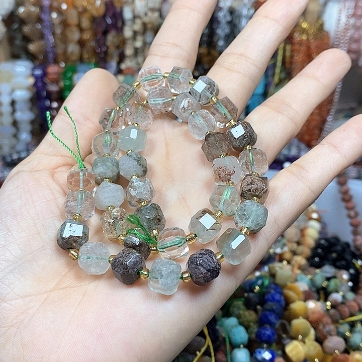 莫***卡玛瑙/玉髓未镶嵌珠宝半成品