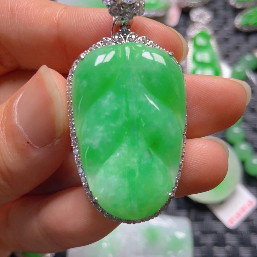 翡翠银S925镶嵌颈饰树叶吊坠