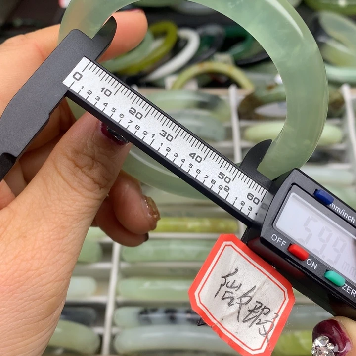 蛇纹石玉未镶嵌手镯578