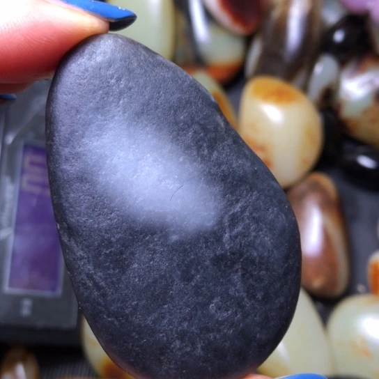 和田玉（翠青玉）未镶嵌珠宝奇石