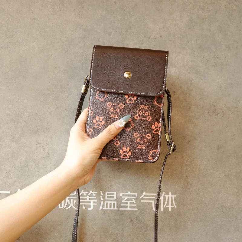 夏季新款可爱触屏斜挎手机包百搭单肩可调节包复古时尚迷你小包包