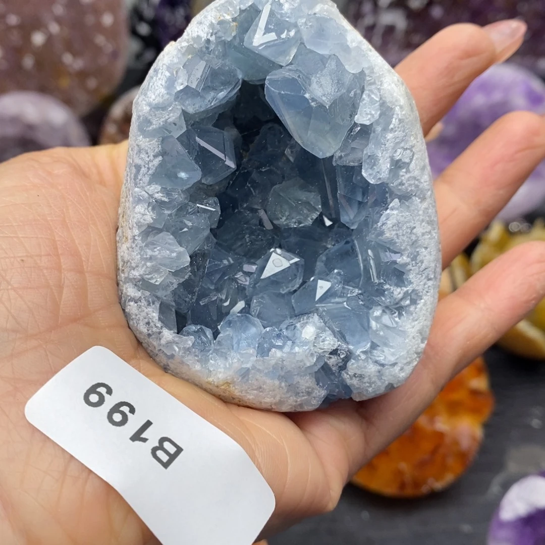 未镶嵌水晶大型摆件（非配饰）