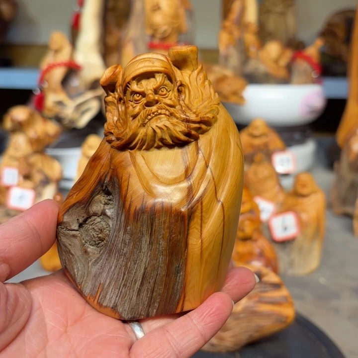 柏木太行崖柏钟馗摆件