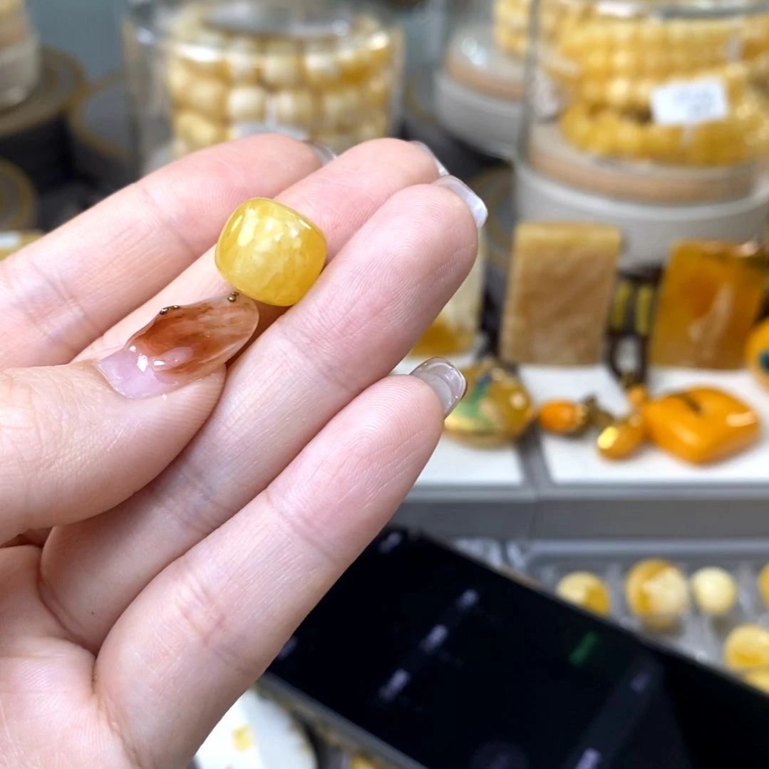 裸石琥珀未镶嵌?****。12*11老型微瑕