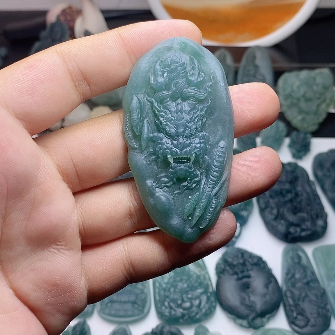 定制翡翠未镶嵌龙牌