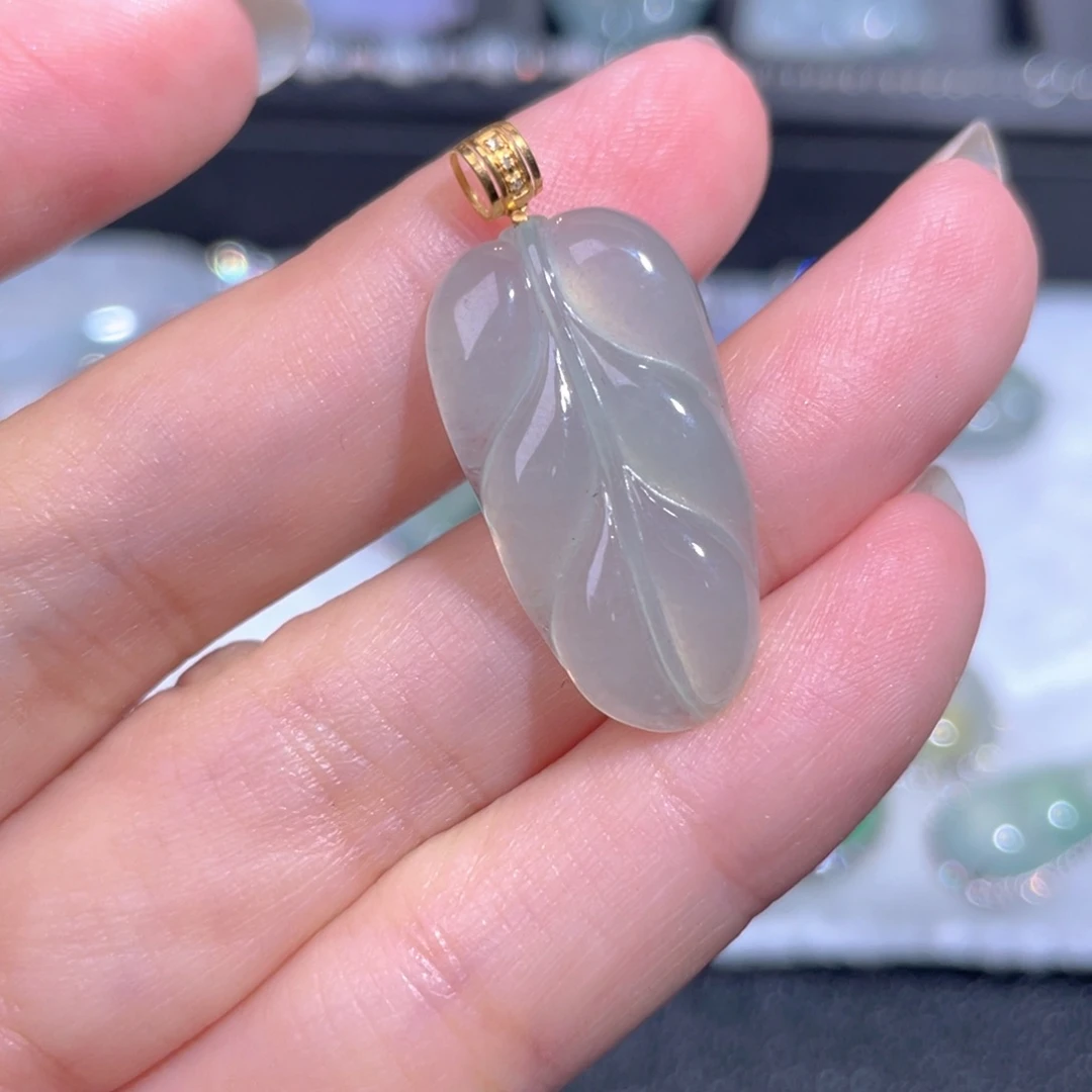 颈饰18K金镶嵌翡翠翡翠