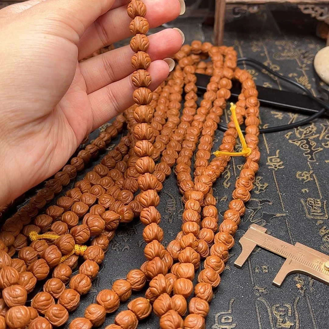 吊坠桃核玉龙薄挂