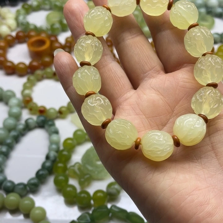 蛇纹石玉手串未镶嵌