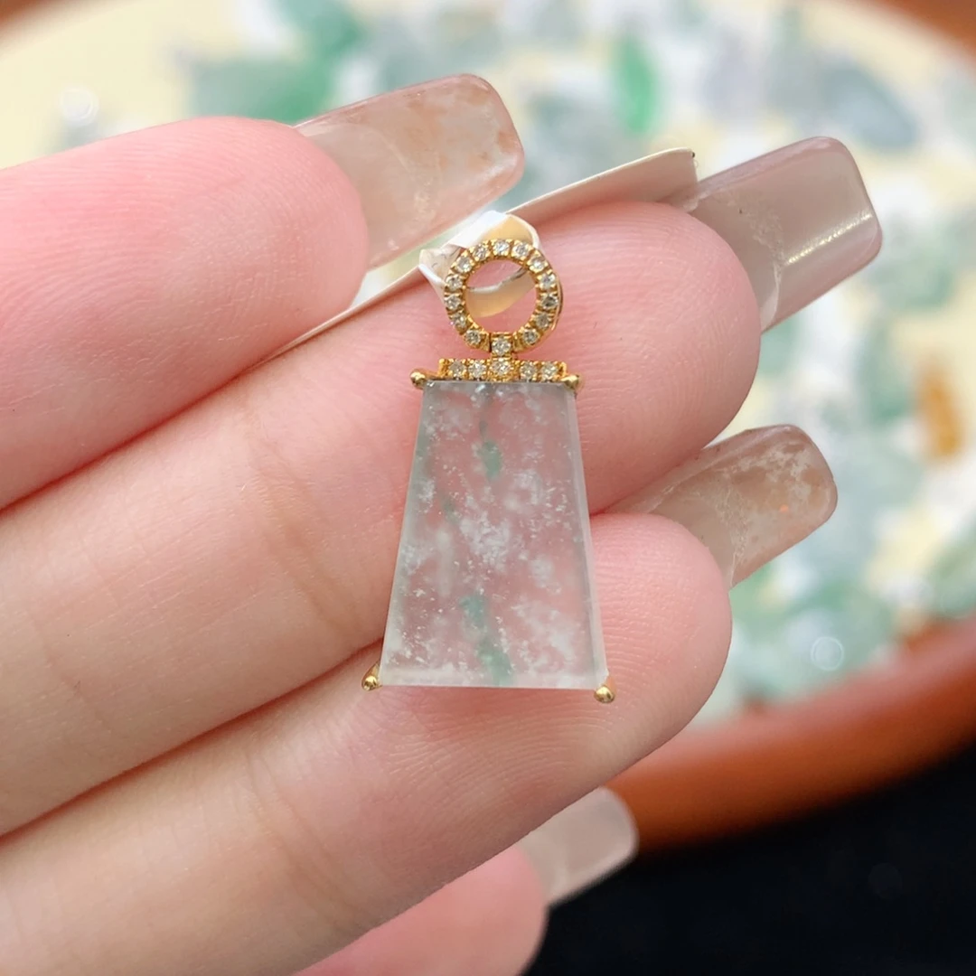 颈饰18K金镶嵌翡翠天然缅甸A货翡翠无事牌