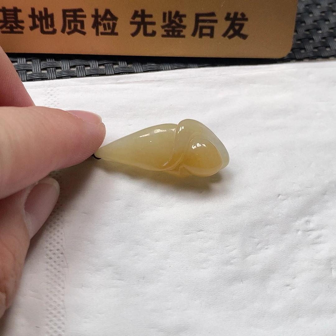 颈饰未镶嵌翡翠玉兰花