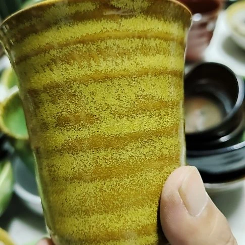 感***你瓷片瓷片，各种摆件，均有瑕疵。沙锅！