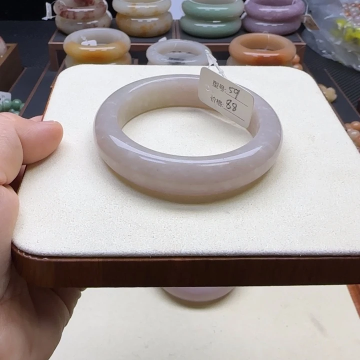 石英岩玉未镶嵌手镯