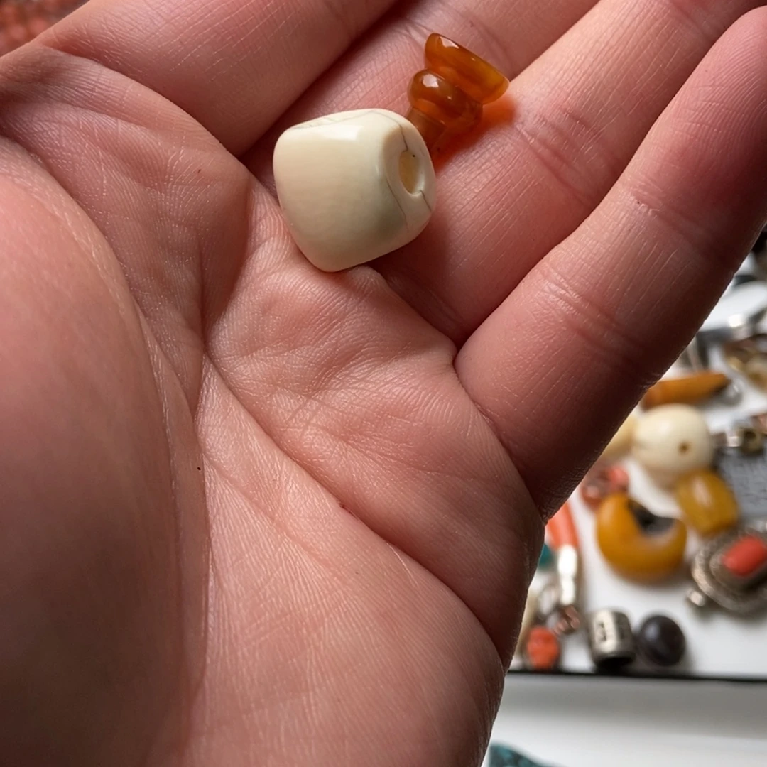 F***F树脂制品藏传精品小元素的话说