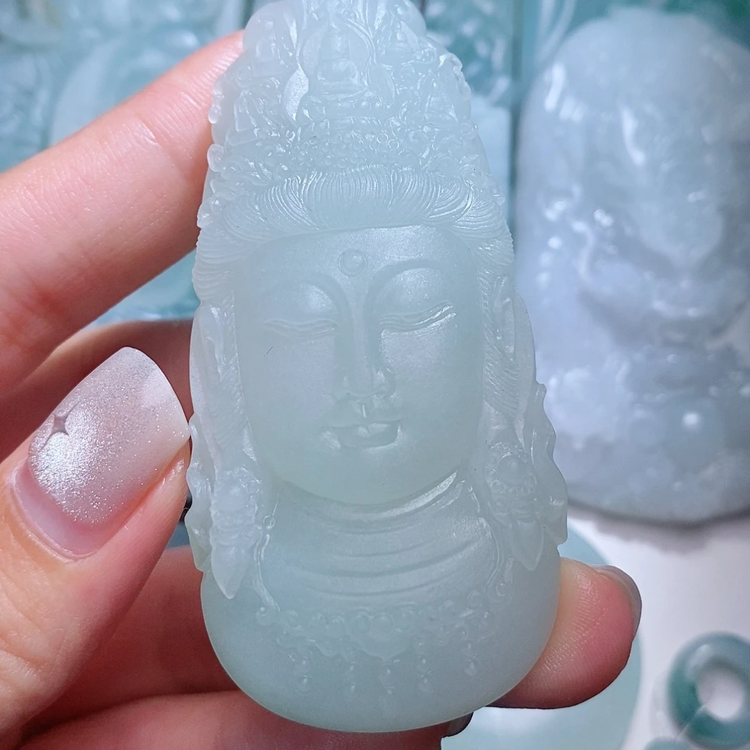 R***月未镶嵌定制翡翠毛货付款后确认抛光