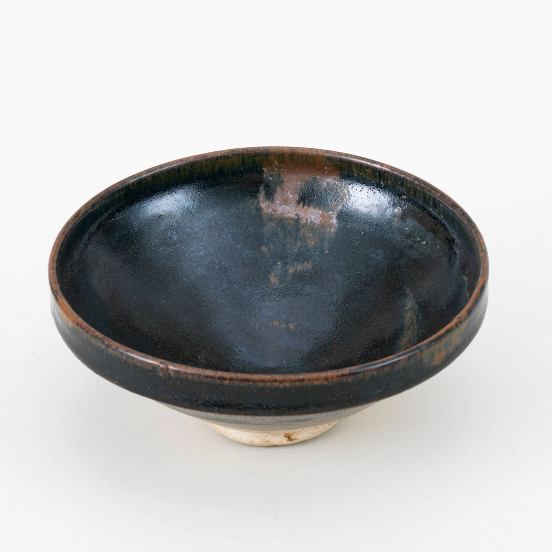 【拍卖】15、黑釉铁锈斑纹束口碗