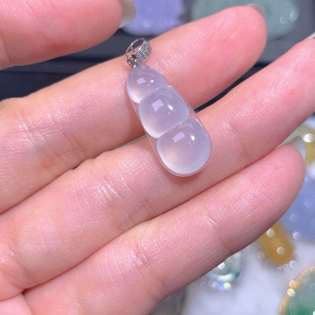 颈饰18K金镶嵌翡翠翡翠