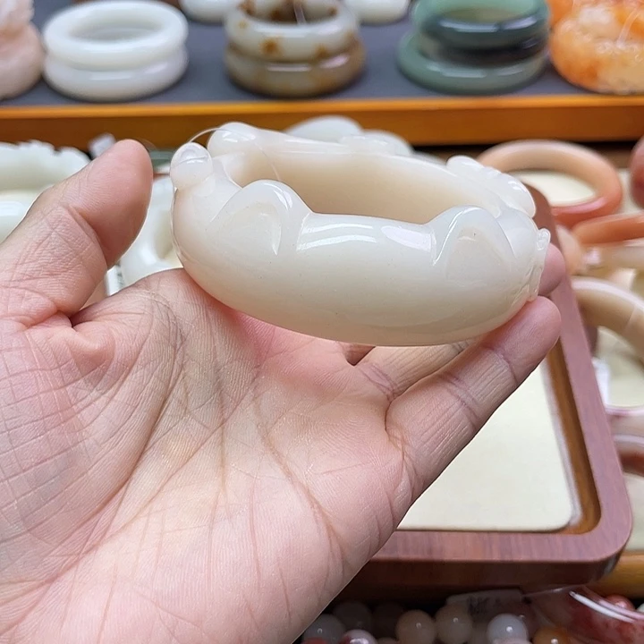未镶嵌手镯石英质玉z**6