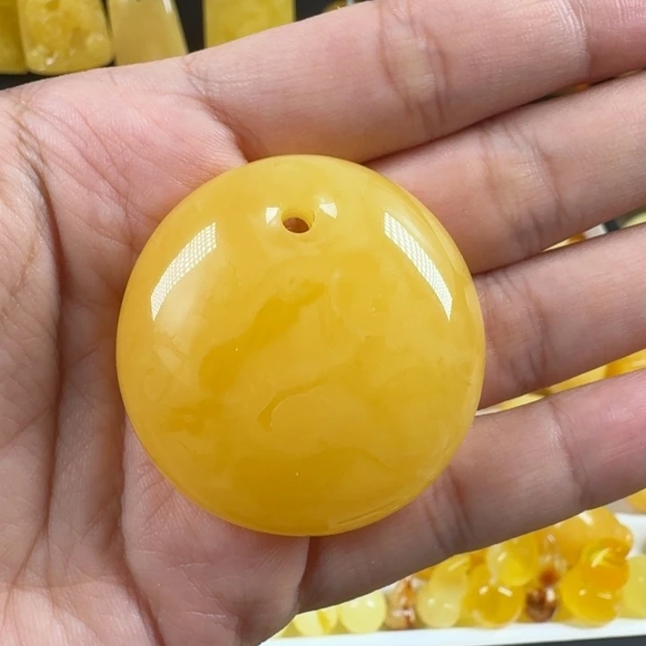 未镶嵌蜜蜡珠宝奇石