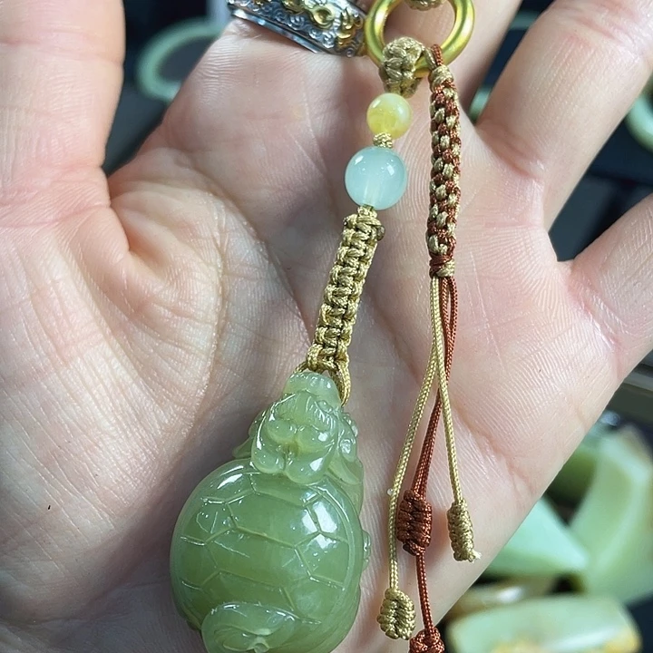 和田玉未镶嵌车挂