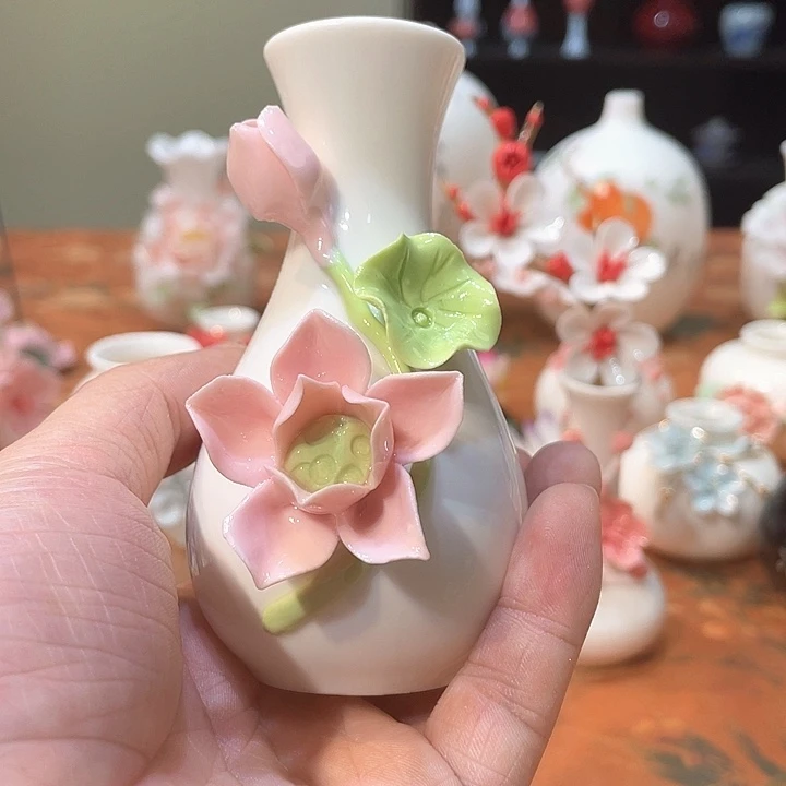 手工陶瓷精致摆件