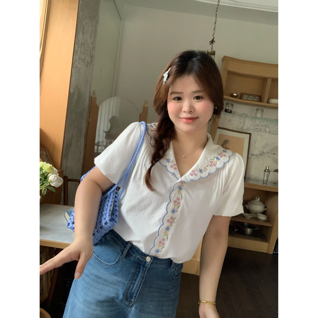 现货【漫花甜茶】大头婷丫丫微胖夏季绣花翻领短袖开扣上衣