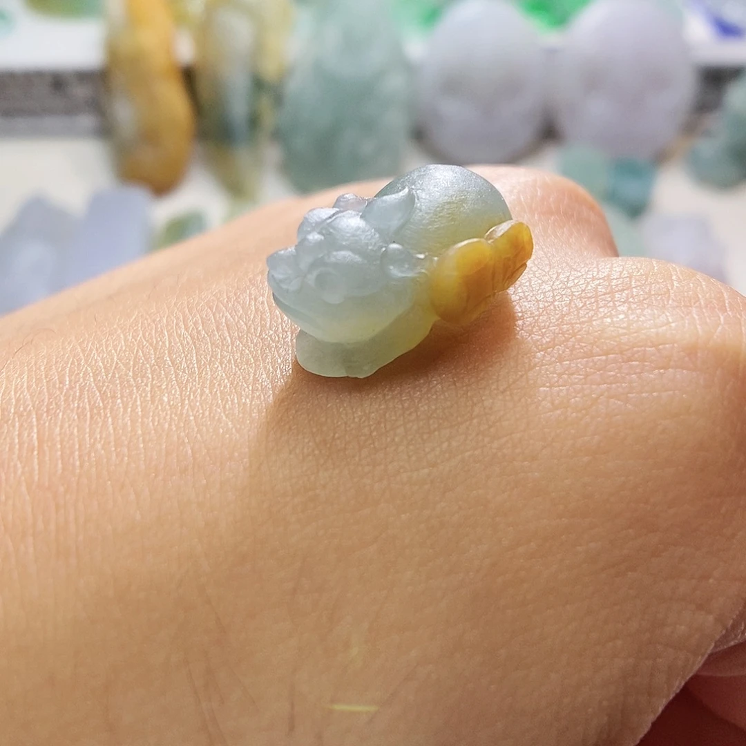 定制翡翠未镶嵌金蟾