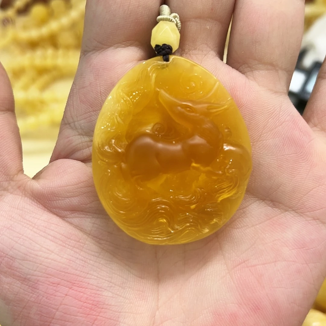蜜蜡未镶嵌珠宝奇石