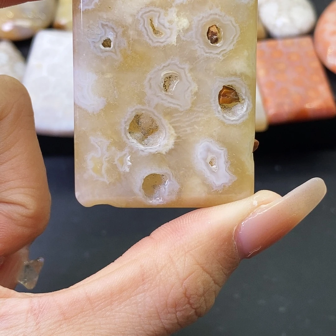 硅化玉颈饰合金水**同