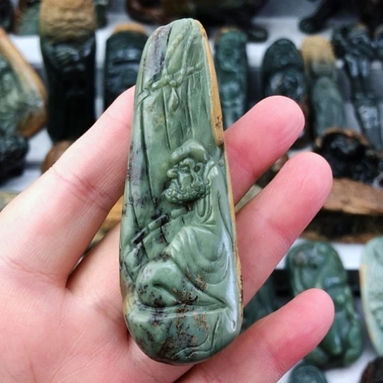 未镶嵌岫岩河磨玉（透闪石质玉）挂件