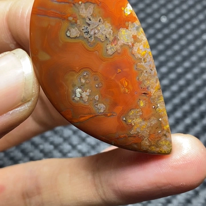 玛瑙/玉髓颈饰未镶嵌黑**子