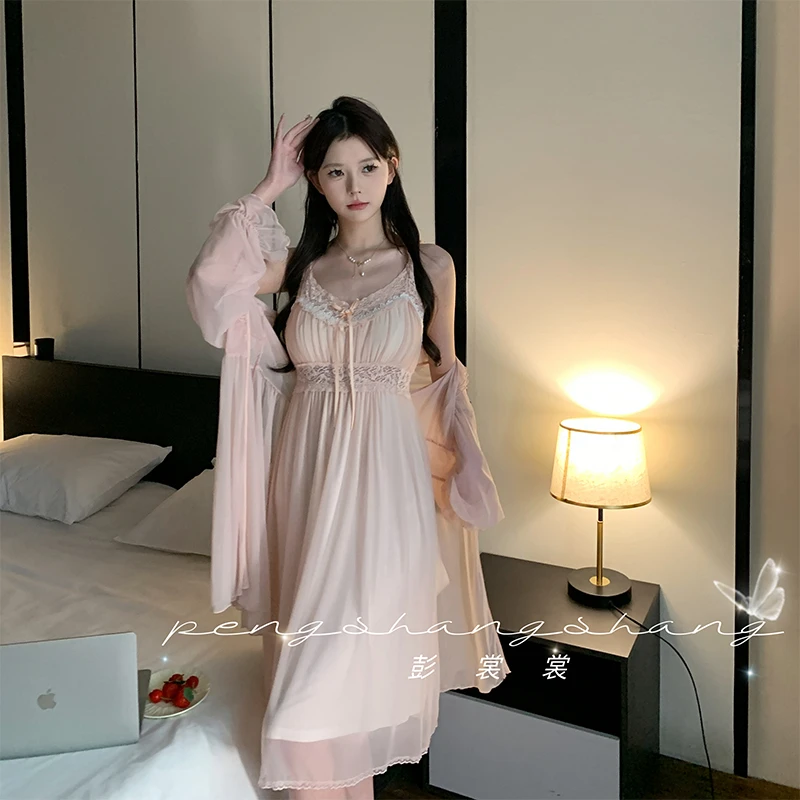 彭裳裳【在逃公主】法式复古蕾丝吊带睡裙女士夏季性感薄款长款睡衣