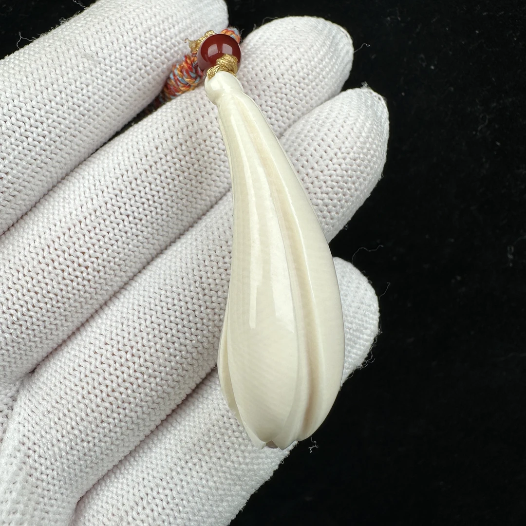 S2596天然猛犸牙 雕刻玉兰花 19*47.4mm支持鉴定 假一罚四