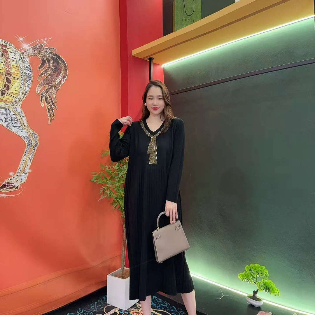 8118多金黑色大码气质减龄长款A字裙子春秋季设计长袖连衣裙女