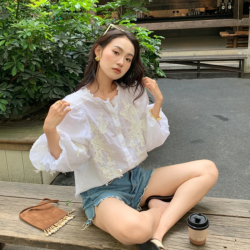 【巴黎古董店】RARE ZZ法式重工定位绣花复古灯笼袖蕾丝风拼接衬衣