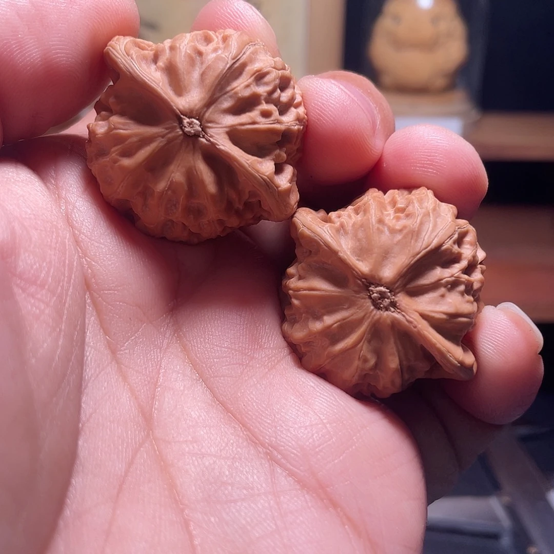 千***秋把件文玩核桃汉高山·宫灯 36尺