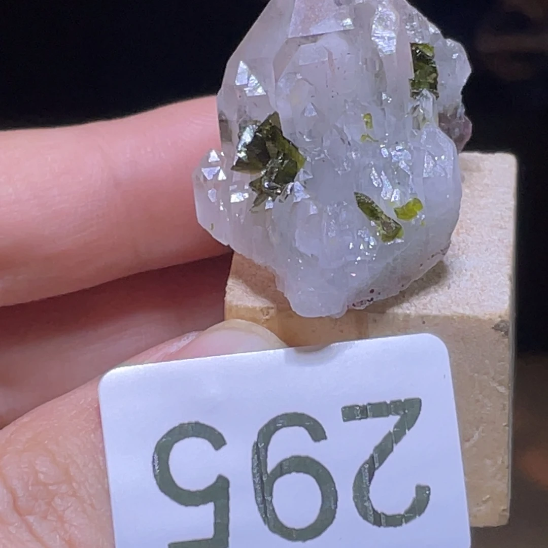 未镶嵌水晶珠宝半成品