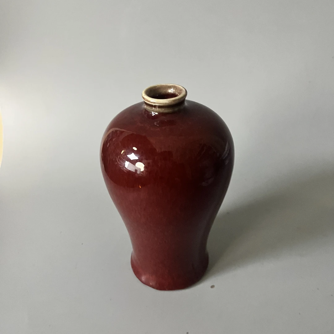 2718 清红釉梅瓶