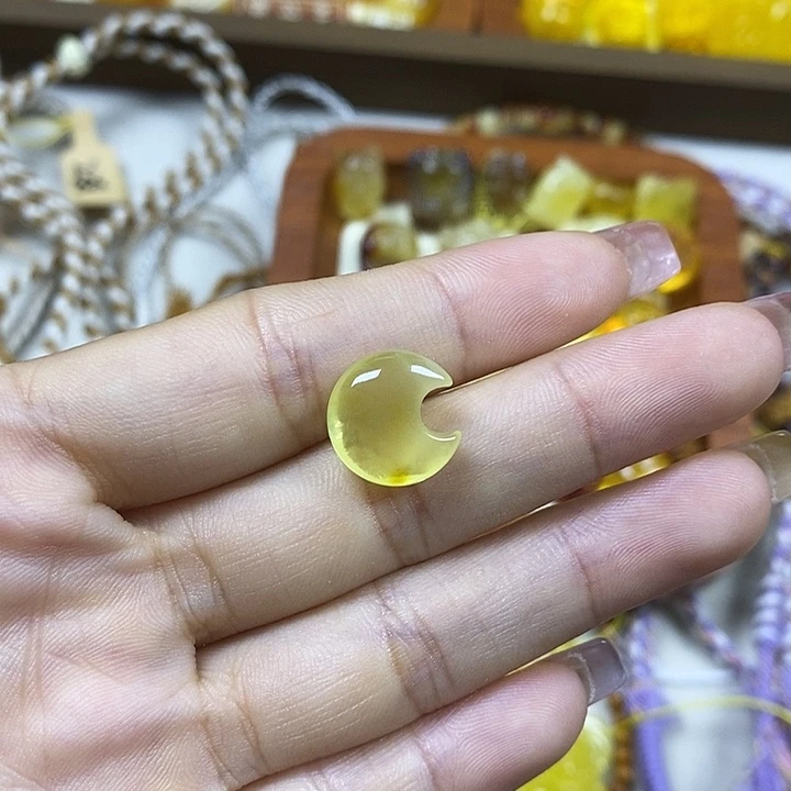 橄榄核吊坠小月亮49