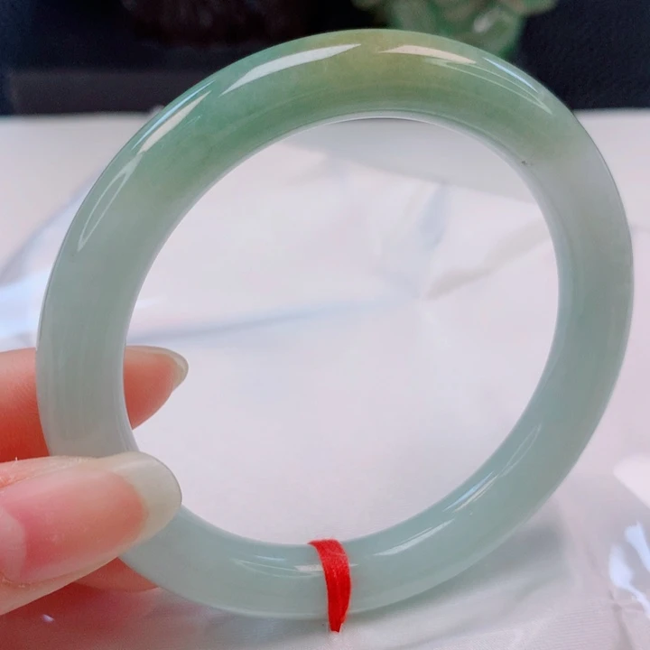 未镶嵌手镯（圆镯）翡翠