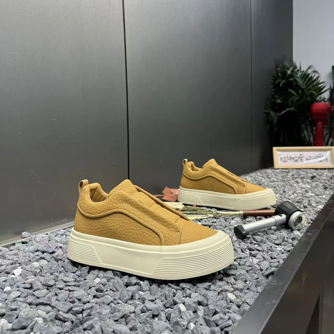 运动休闲鞋秋冬极简风板鞋男子中年一脚蹬男鞋