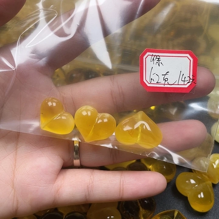 徐***1裸石琥珀未镶嵌蜜蜡