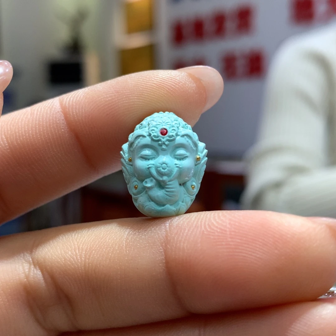 绿松石配饰未镶嵌