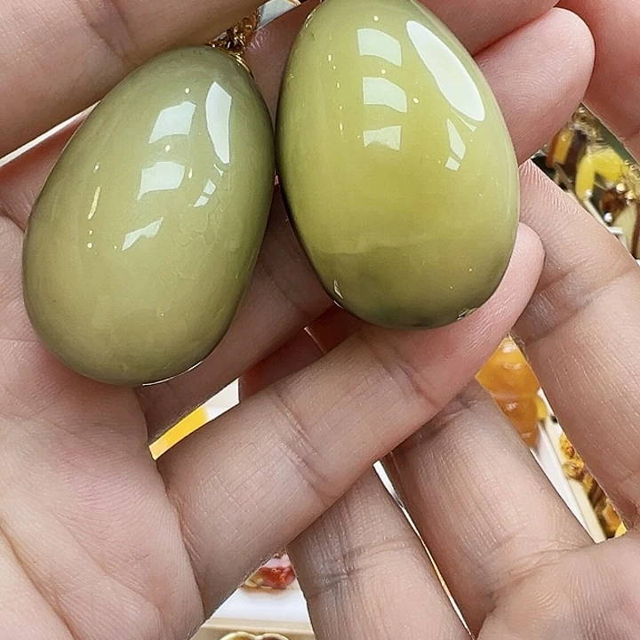 琥珀未镶嵌珠宝奇石现**后