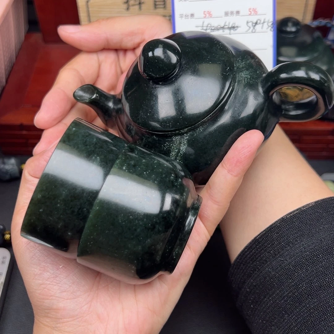 和田玉未镶嵌摆件虞***馆